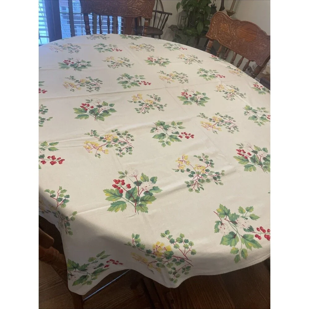 Vintage ‘50s Wilendur Tablecloth White & Yellow Flowers Red Berries Print 64x54”
